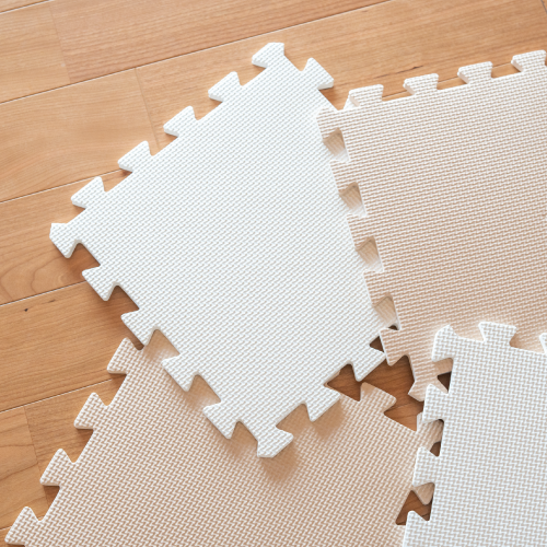 ジョイントマットがおすすめな人|犬の滑り止めはジョイントマットとペットフロアコーティングどっちが良い?費用や衛生面を徹底比較